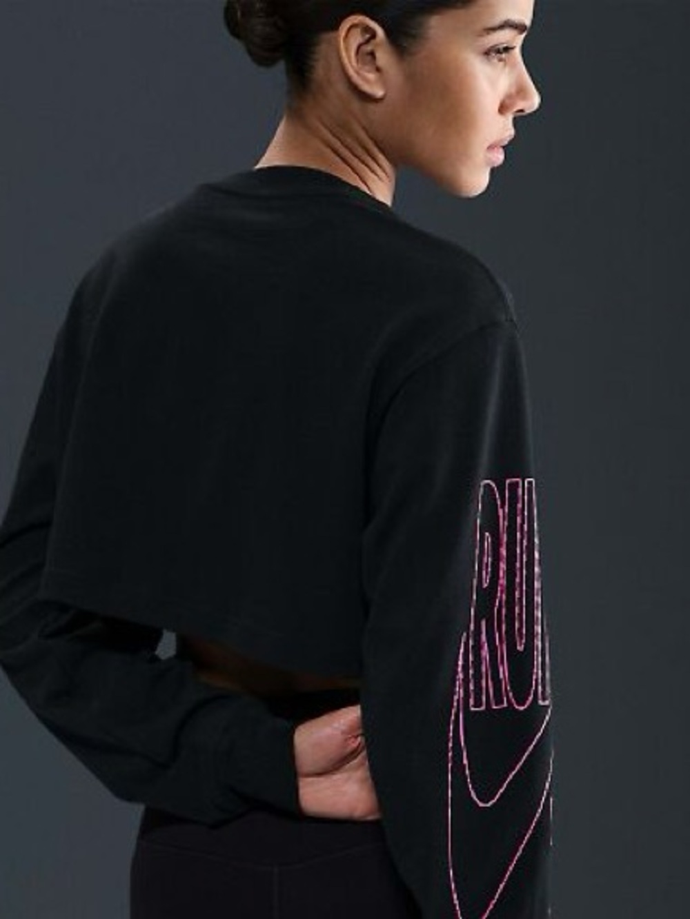 Nike After Dark Tour Women's Oversized Long-Sleeve Cropped T-Shirt - Picture 7 of 17